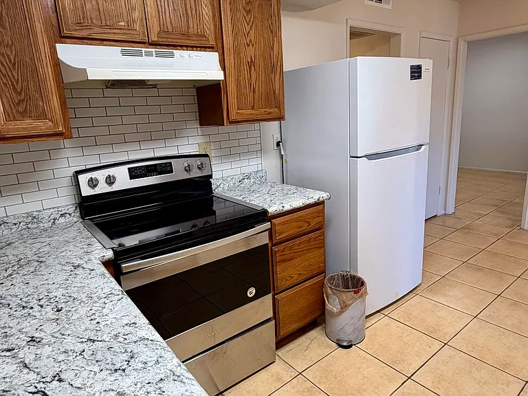 12624 N 105th Ave — Photo 9