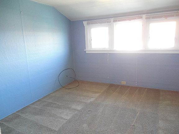 4th image of 1003 S Pine St