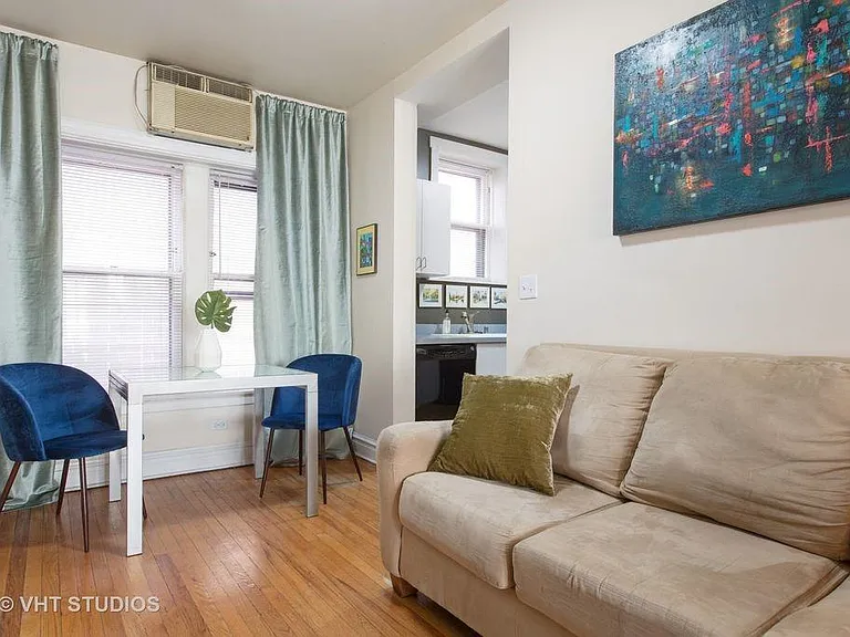 655 W Melrose St #3S — Photo 3