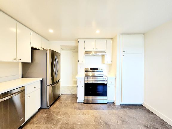2nd image of 702 Hydra Ln