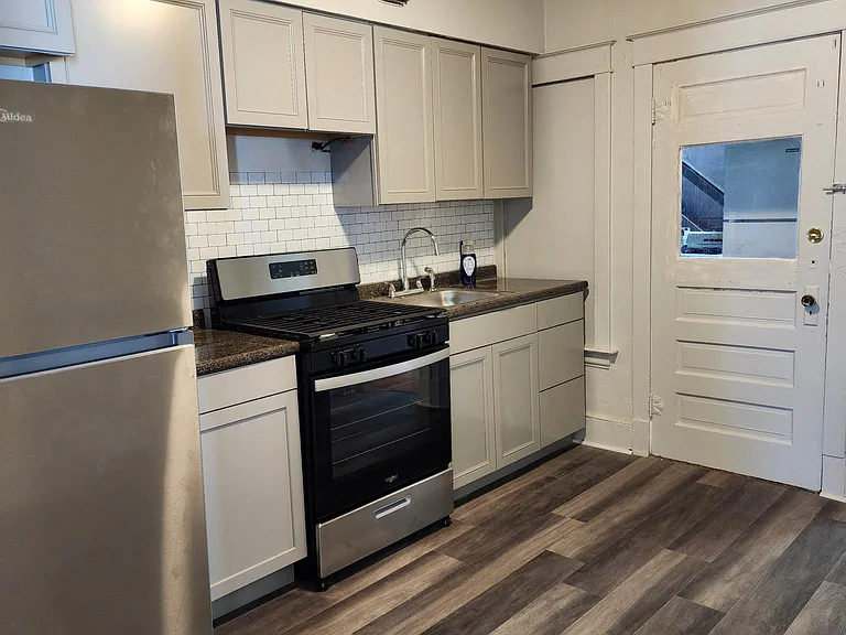 22 Lincoln Ave #2N — Photo 5