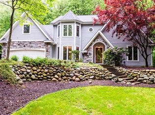 11077 Bridlewood Trl, Berrien Springs, MI 49103