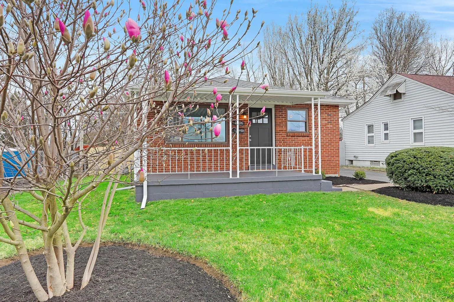 1006 Lawrence Dr photo 1