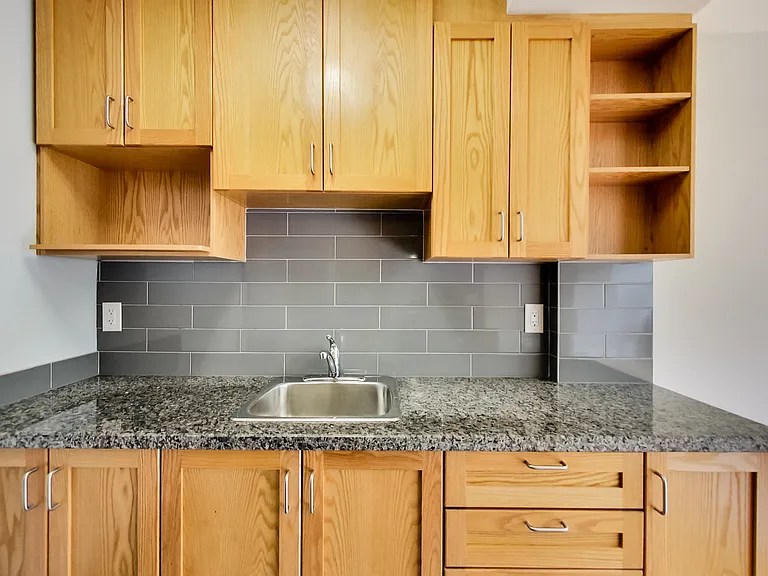 680 Roselawn Ave — Photo 80