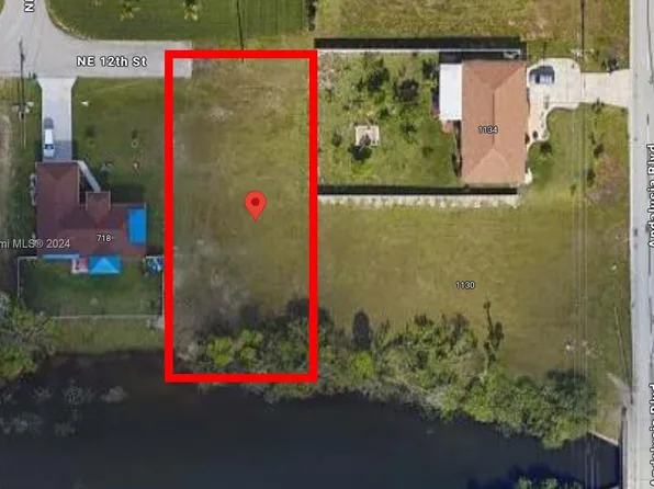 722 NE 12th St, Cape Coral, FL 33909