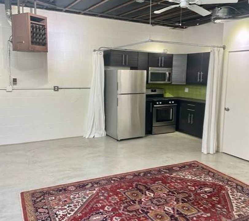 1st image of 4019 Hawk St #2
