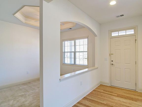 5th image of 262 Orchards Cir