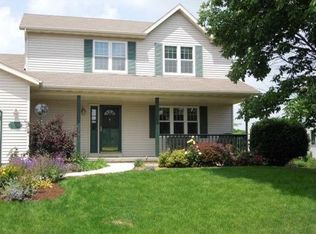 207 E Verleen Ave, Waunakee, WI 53597