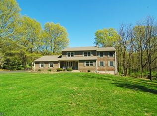 8 Old Jericho Rd, Clinton, NJ 08809