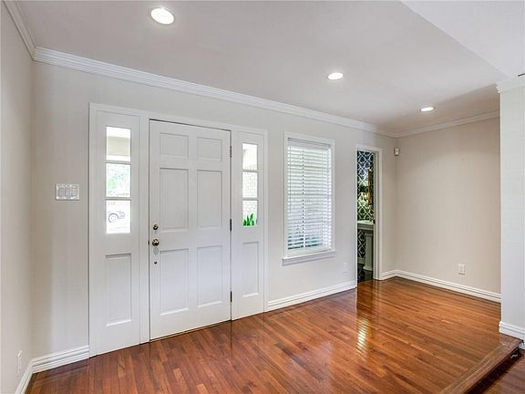3rd image of 4220 Creekdale Dr