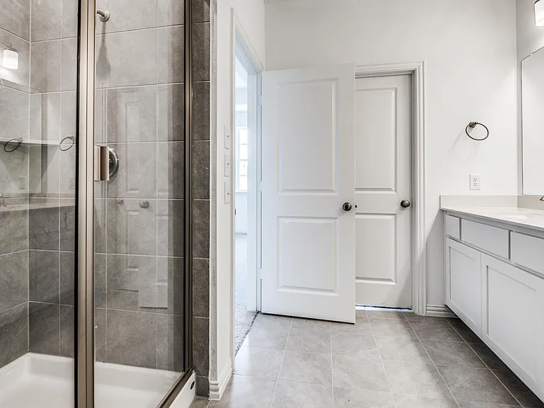 6205 Queens Path — Photo 26
