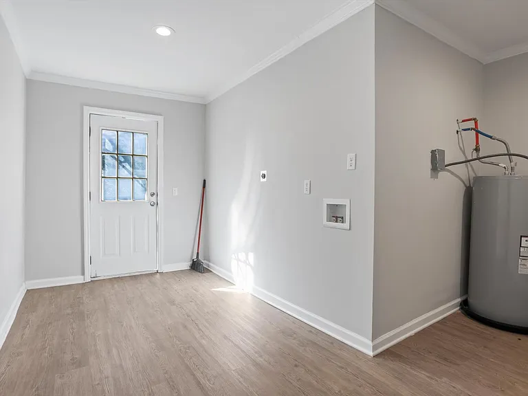 531 1/2 Pershing Dr — Photo 17