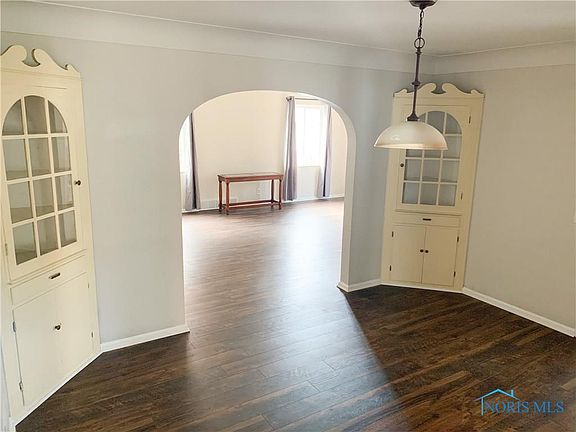 4th image of 2212 Middlesex Dr