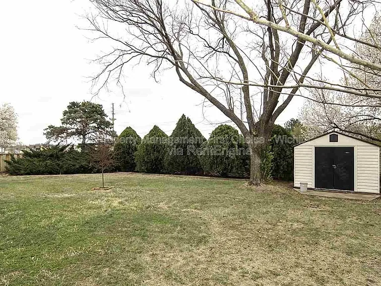 244 N Live Oak Ln — Photo 29
