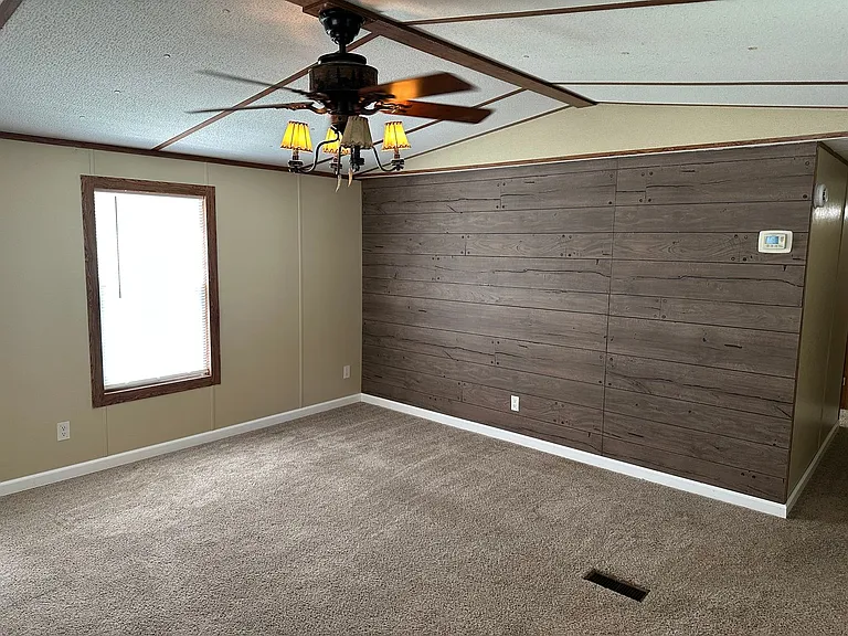 2501 S Broadway Ave — Photo 7