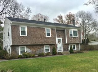 81 Mayflower Ln, East Wareham, MA 02538