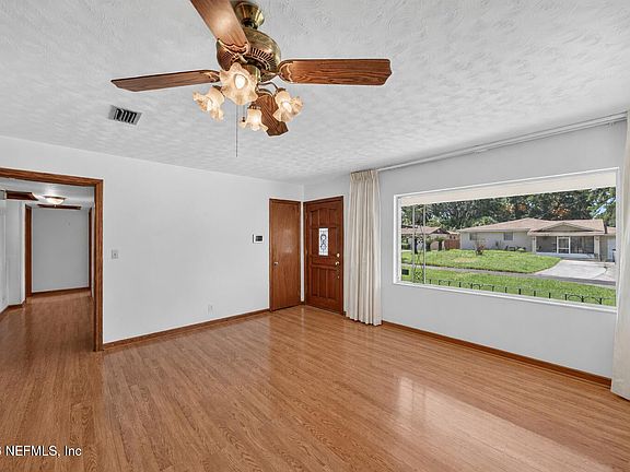 3rd image of 3004 DONNA Drive