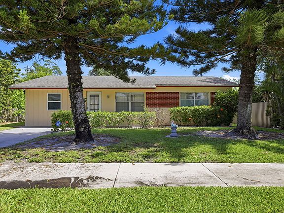 4th image of 115 SE 11th Avenue