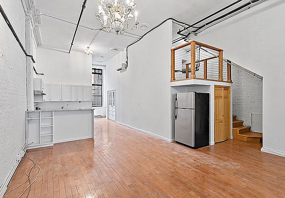 3rd image of 78 Franklin St Fl 2