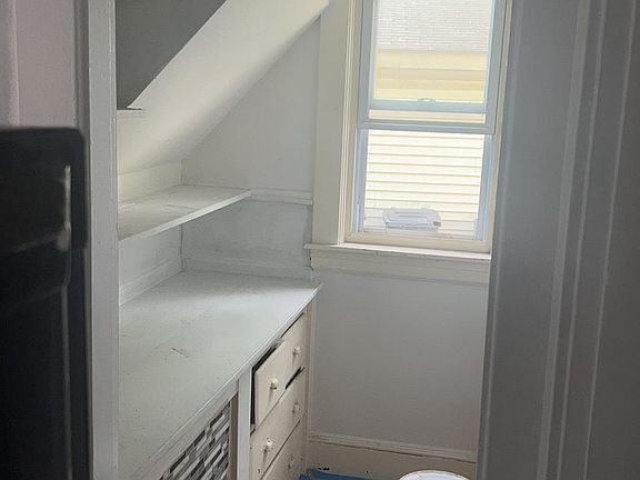 3rd image of 8-10 Mound St #1