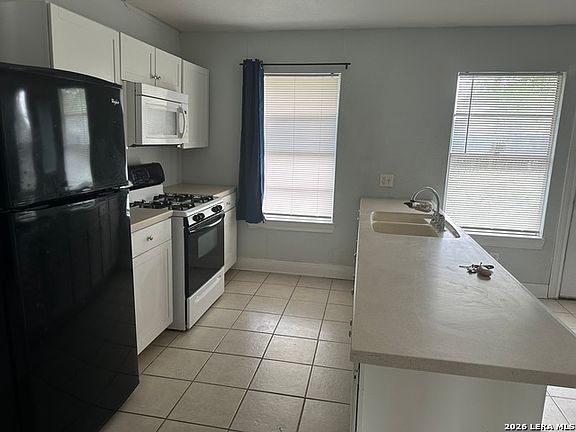 4th image of 4911 Longfellow Blvd