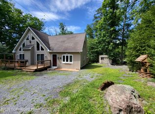 145 Salisbury Rd, Bushkill, PA 18324