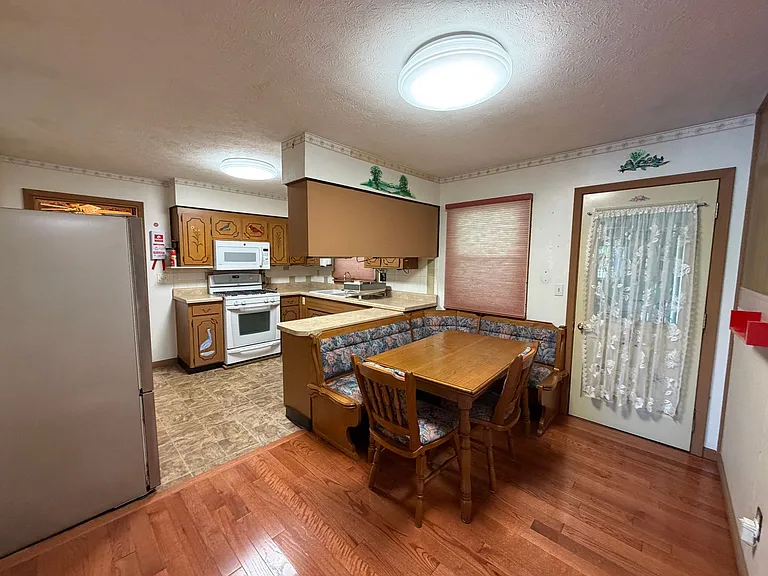 713 Dublin Ln — Photo 10