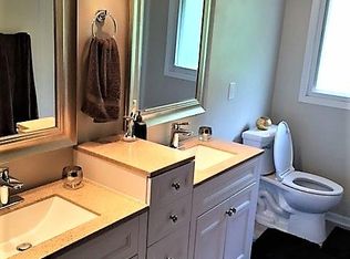 2433 Pebble Valley Rd #3, Waukesha, WI 53188
