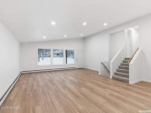 4th image of 800 W 21st Ave