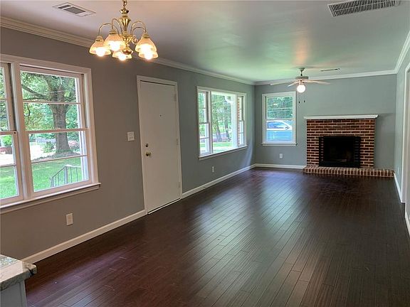 4th image of 4108 Brownlee Dr