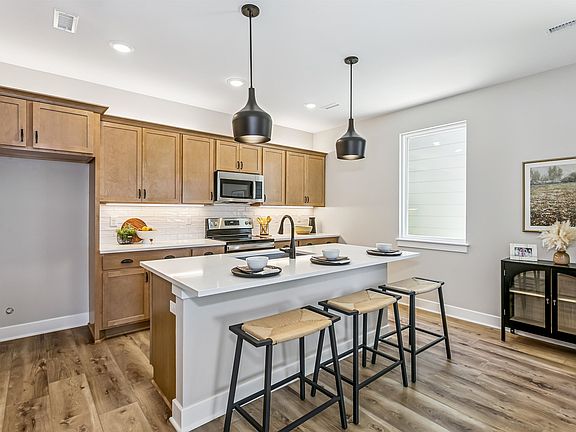 5th image of 328 E Park Pl