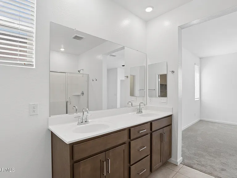 25293 W Wayland Dr — Photo 19