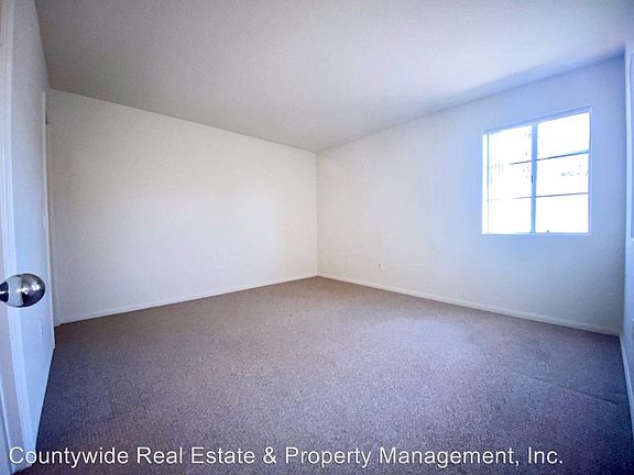 4th image of 1654 Diamond St APT 1