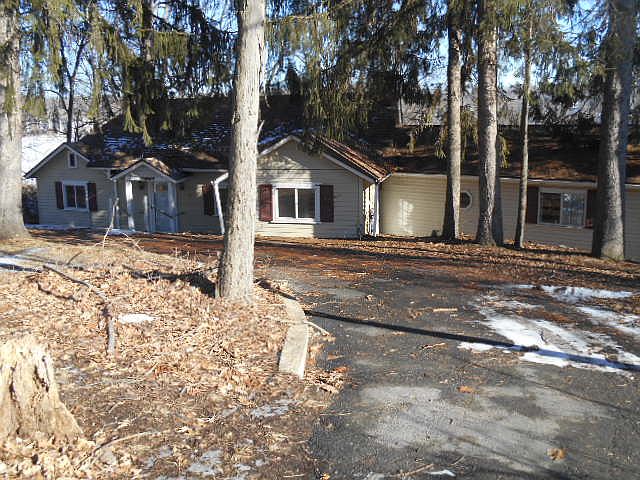 1st image of 11 Carrie Ln