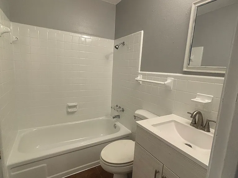 5604 Picadilly Circus St — Photo 1