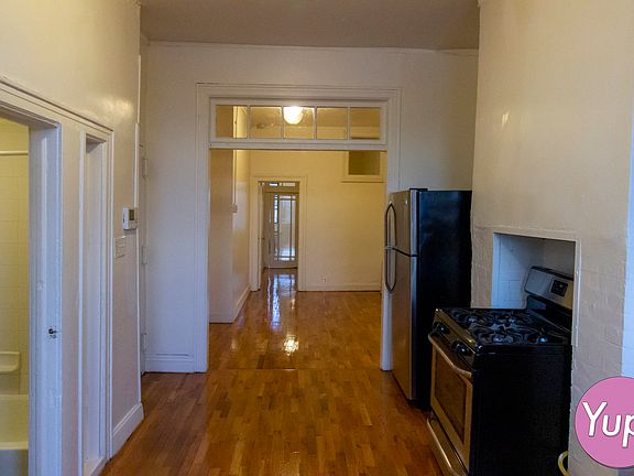 2nd image of 293 Jefferson Ave #3L