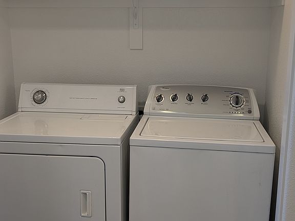 3rd image of 1500 Hialeah Dr APT D