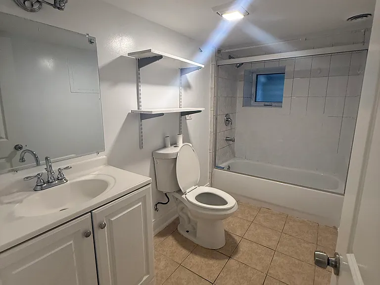 1056 N Parkside Ave #G — Photo 3