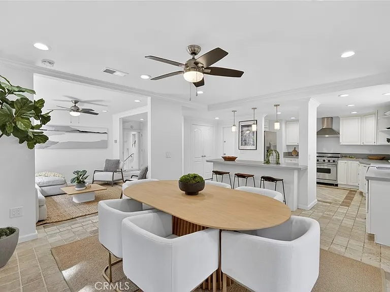 431 Nyes Pl — Photo 14