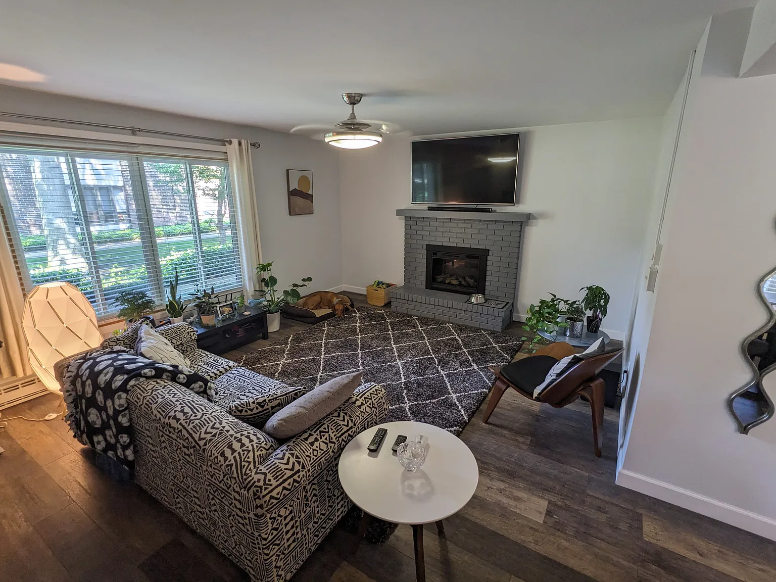 2 bed, 1200 sqft, $2,000 — Photo 4