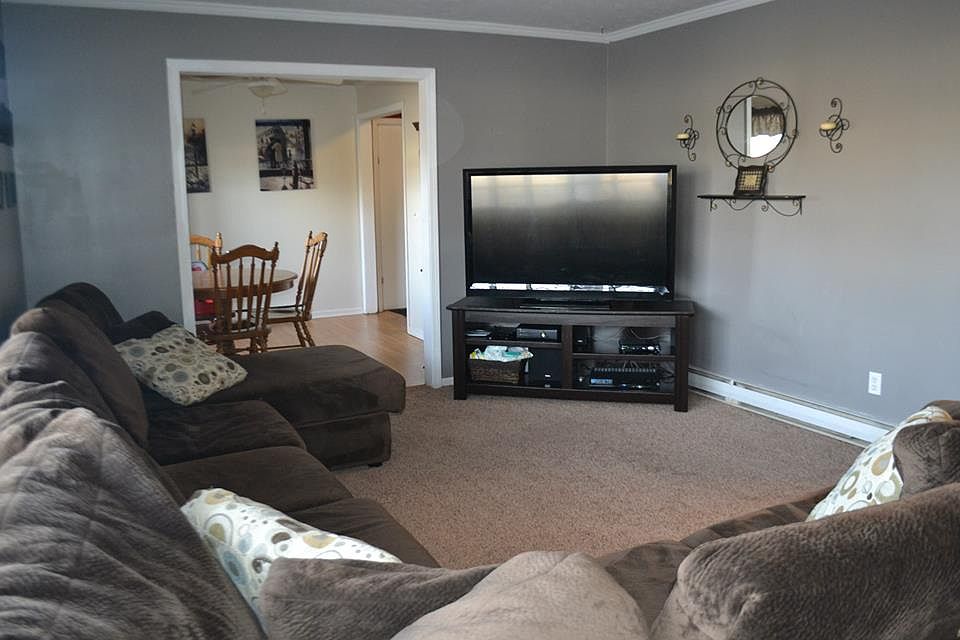 1st image of 9 Meadowlawn Dr Unit 1