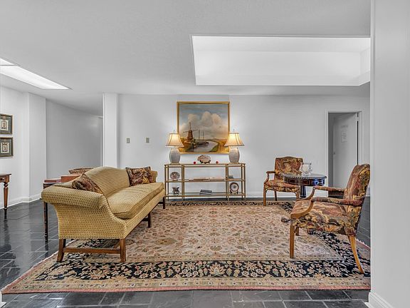 4th image of 232 S Highland St APT 507