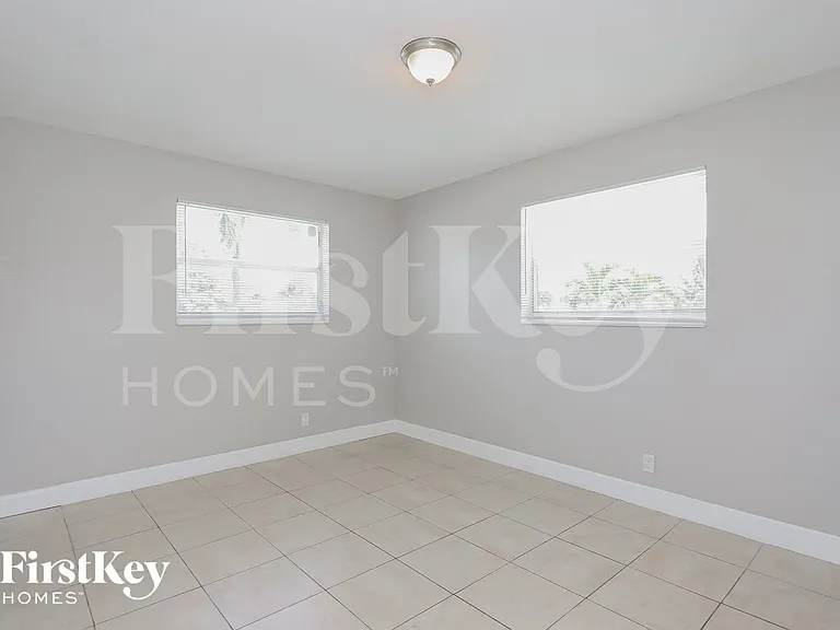 4900 NW 3rd Ave — Photo 8
