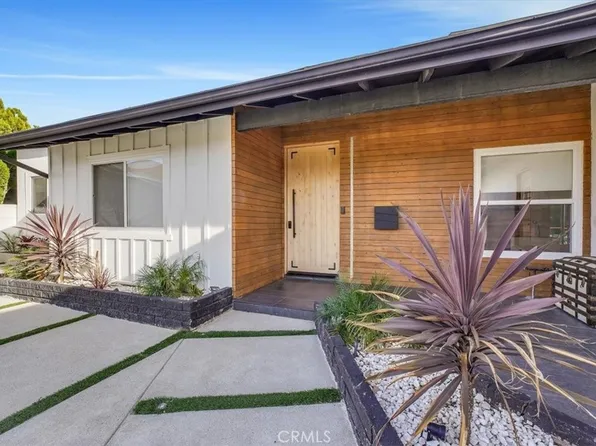 22901 Bassett St, West Hills, CA 91307