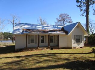 349 Smoak Bridge Cir, Warwick, GA 31796