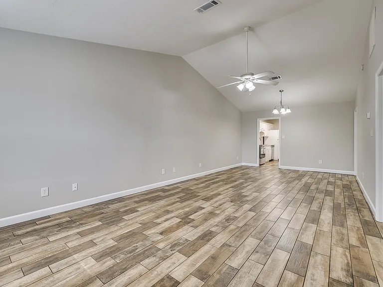 219 Lynbrook Way — Photo 5