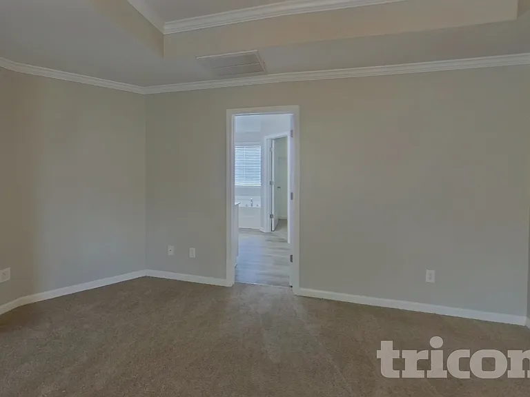 527 W Saddletree Dr — Photo 6