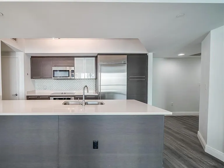 500 Brickell Ave #1707 — Photo 4