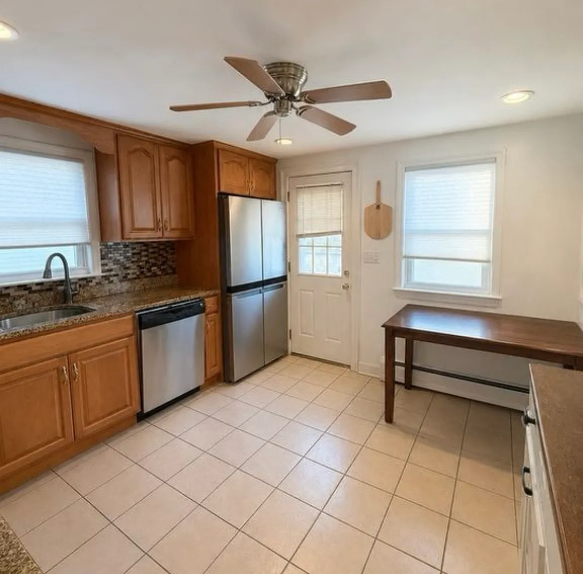 4 bed, 1663 sqft, $4,500 — Photo 4