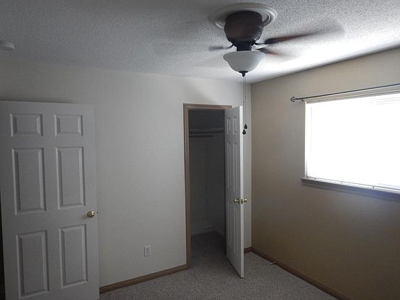 Middle Bedroom